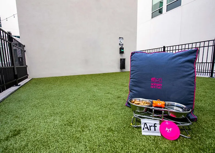 Aloft Savannah Downtown Historic District